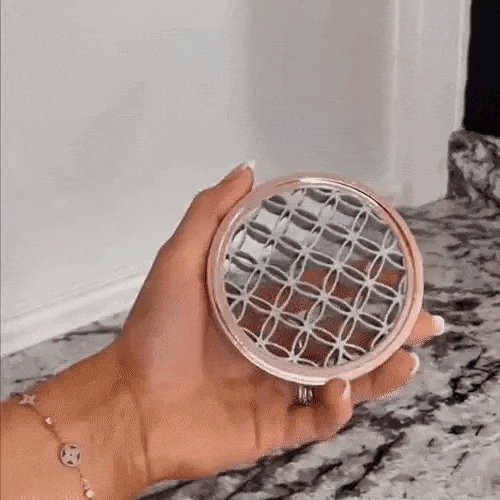 Lavador automático de pincéis em ação