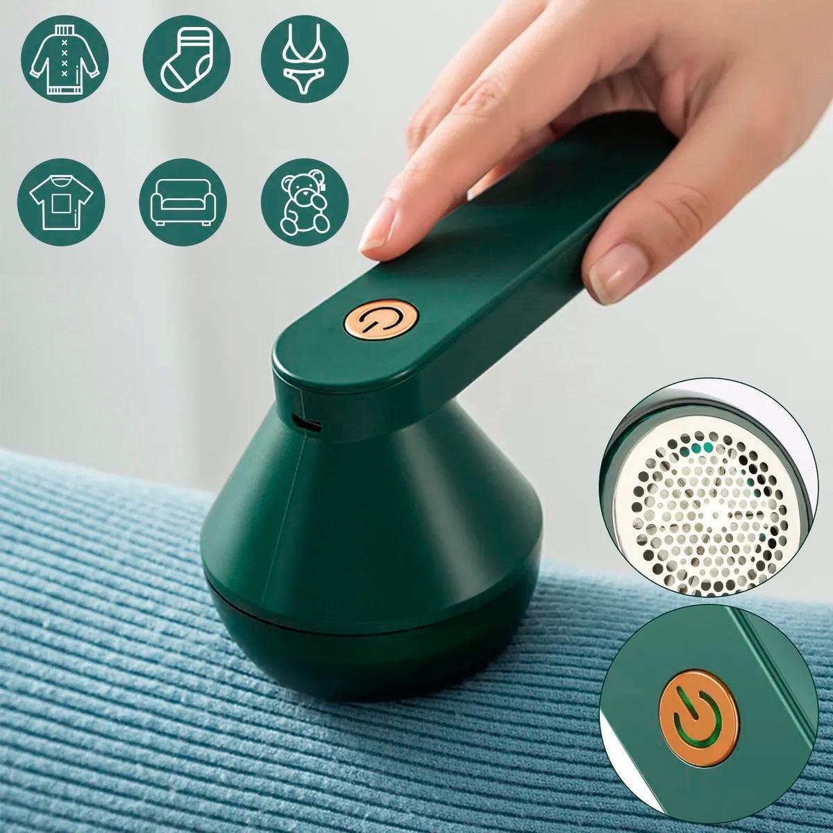 Removedor de pelos verde sendo passado sobre tecido azul